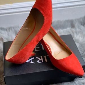 Orange Kitten Heel Pumps 🔥